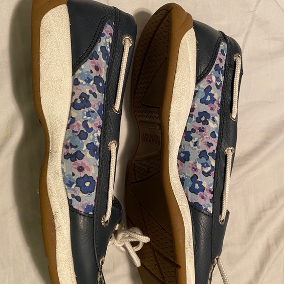 navy floral sperrys - Picture 1 of 3